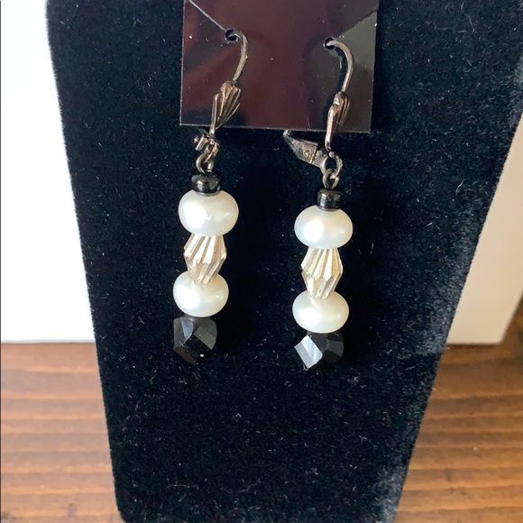 NWOT Set of Beaded Necklace & Earring - Picture 2 of 8